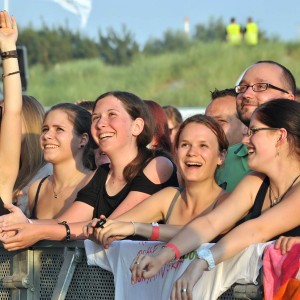 Fans von Bosse bei stars@ndr2 in Warnemünde. Foto: Joachim Kloock