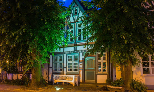 Heimatmuseum: Sonderausstellung 125 Jahre Leuchtturm Warnemünde