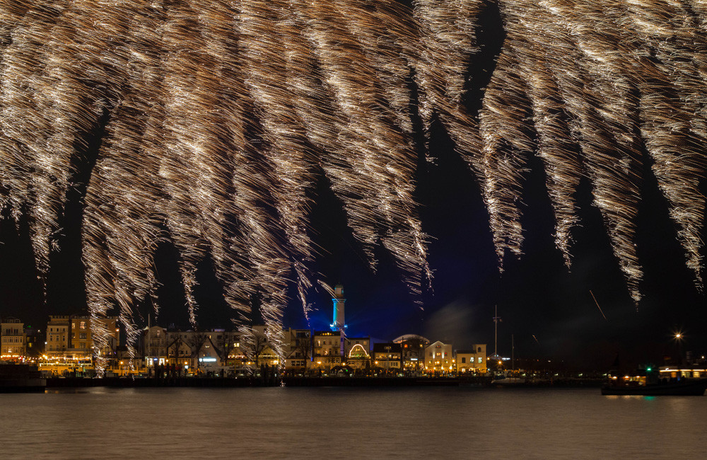 Warnemünder Turmleuchten 2015. Foto: Jens Schröder