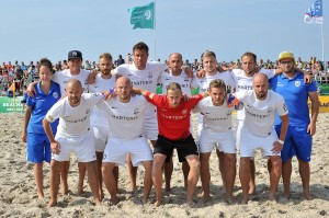 Rostocker Robben vor dem Finale der Deutschen Beachsoccer-Meisterschaft in Warnemünde. Foto: Joachim Kloock
